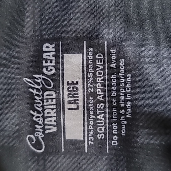 CVG ~ Constantly Varied Gear Black Plaid Capri Large - Picture 3 of 4